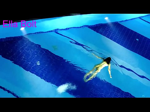 ❤️ నేను చూడటం ఆపలేను, ELLA BOLT రిసార్ట్ పూల్‌లో నగ్నంగా ఈత కొడుతూ దొరికిన యువ అందగత్తె ☑ స్లట్స్ మా వద్ద ️❤